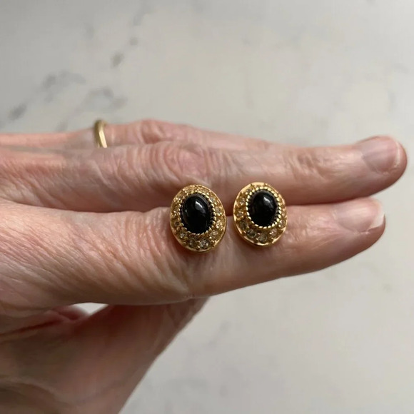 Vintage Pierced Earrings (Two Pairs) Gold Tone w Black Glass Stones Sz OS - Picture 4 of 7